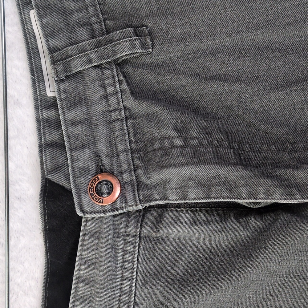 Volcom Men's Gray Chino Casual Shorts Waist‎ 34 - Picture 2 of 6